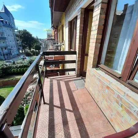 Aga ミエンジズドロイェ